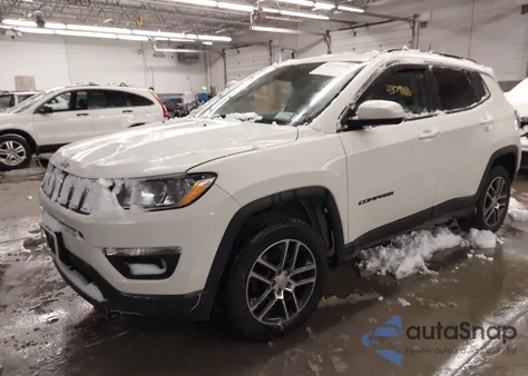 2019 Jeep Compass Latitude 4X4 z USA, uszkodzony, nr VIN 3C4NJDBB1KT661566